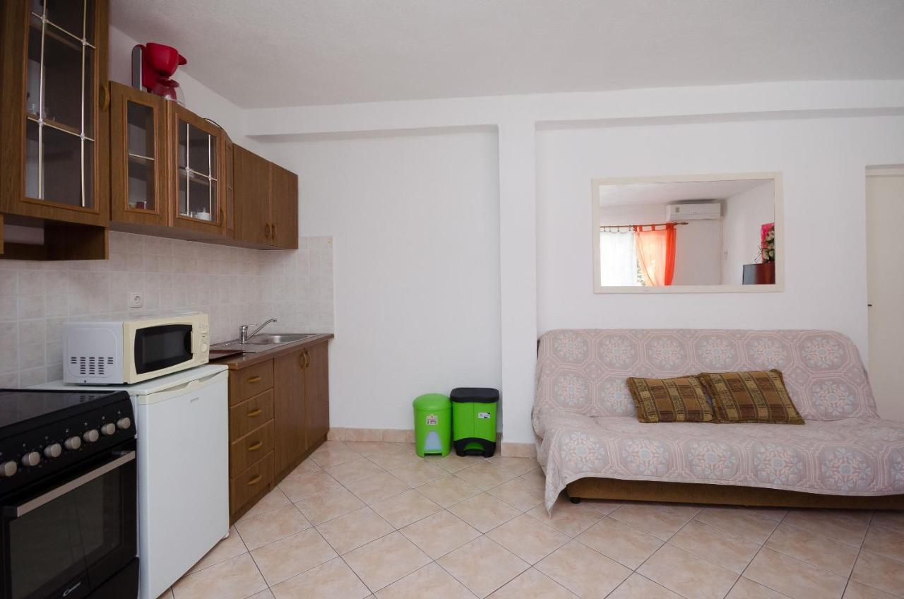 Apartments Elvira Lopar Eksteriør bilde
